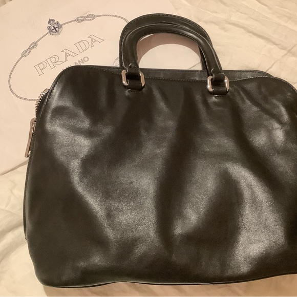 PRADA, Black elegant Handbag with crossbody strap and handles!! - Picture 2 of 14